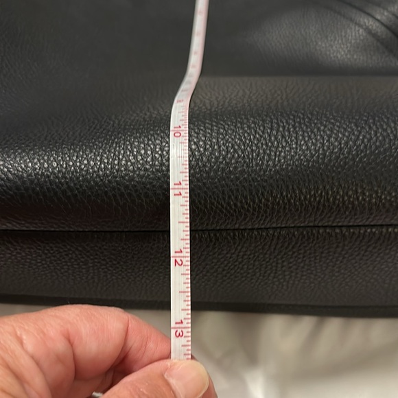 Michael Kors black handbags - Picture 10 of 13